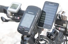 [Sigma BC1606L, Garmin Edge 705, SonyEricsson Xperia™ active on bars]